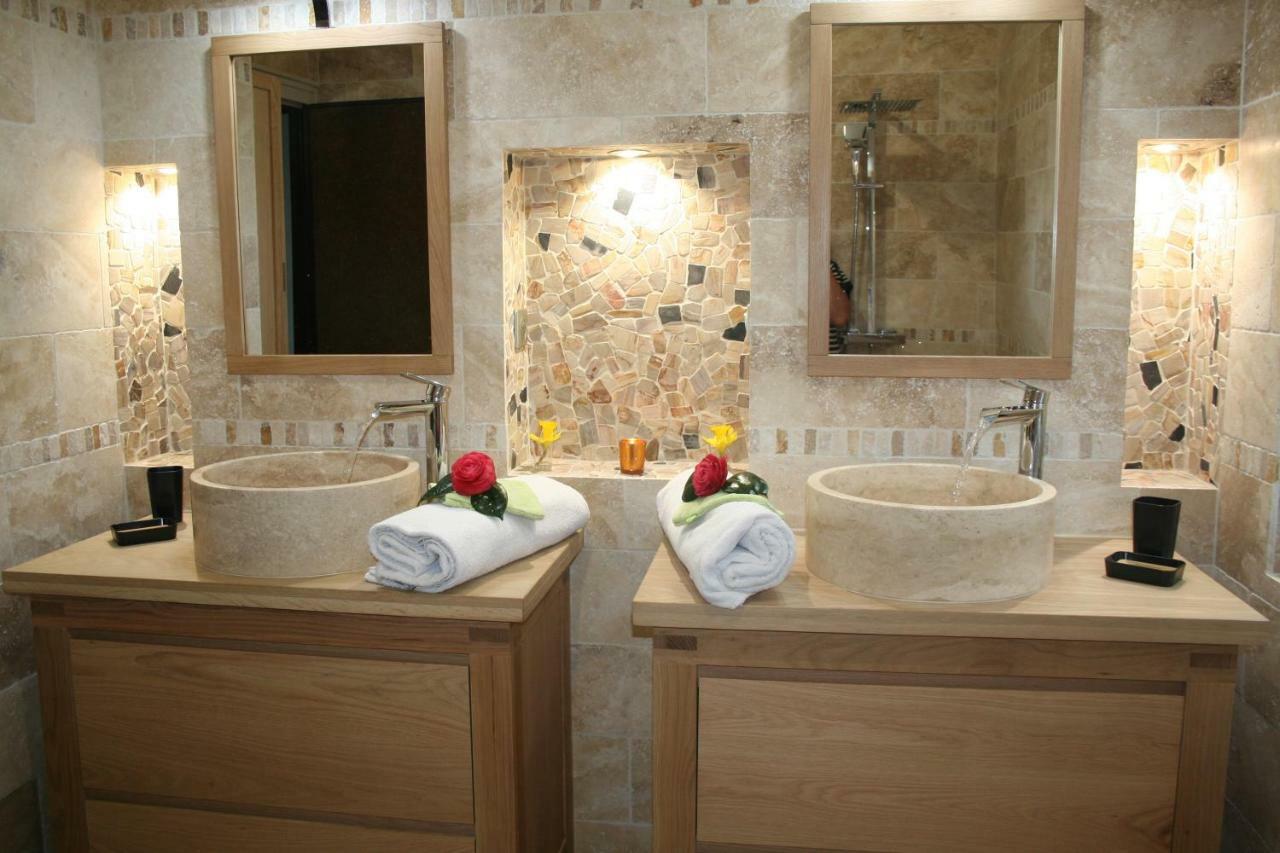 Chez Renee Et Raynal B&B Plounevez-Lochrist Exterior photo